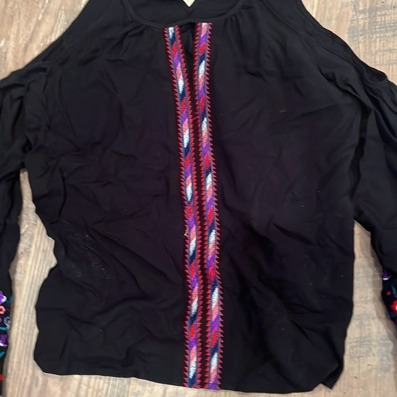 AQUA Woman’s Black Long Sleeve Cold Shoulder With Sleeve Design Size Small - Picture 3 of 6